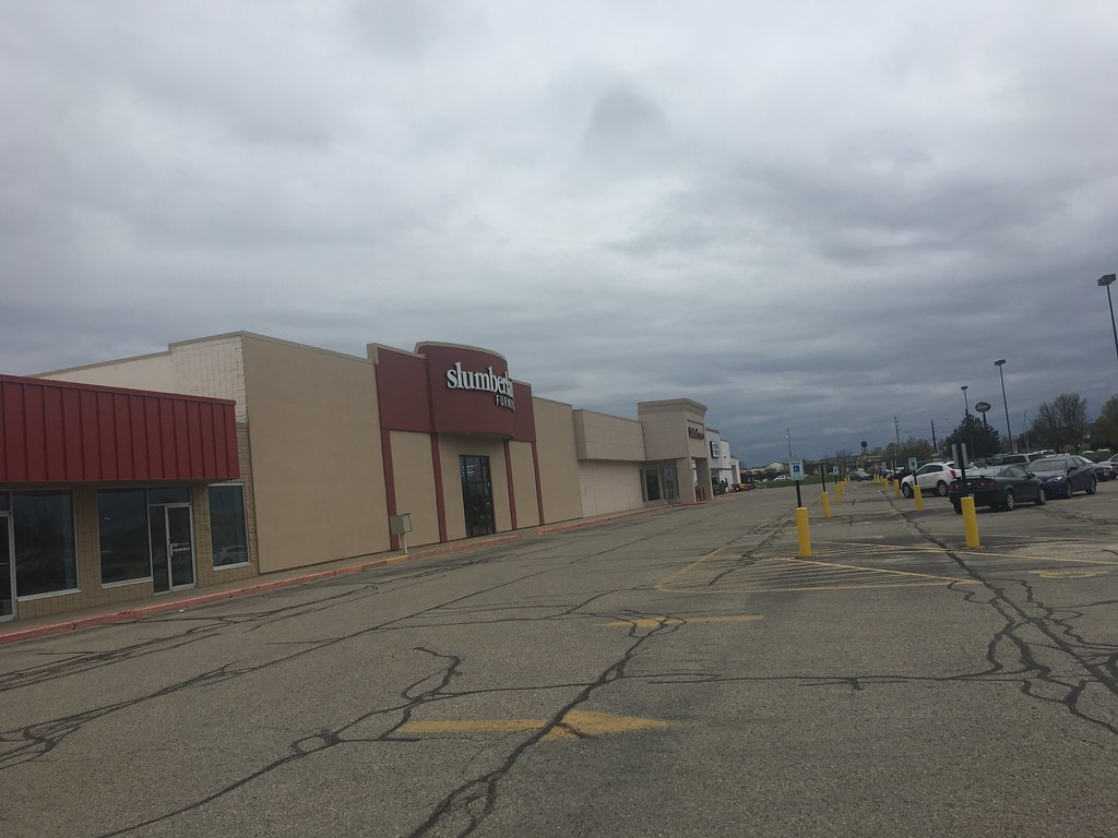 Former KmartDelevan, Wisconsin Kmart 3740 opened in 1989… Flickr