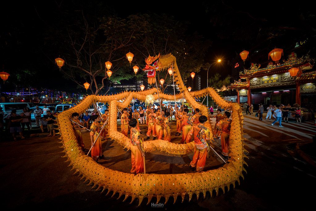 Dragon dance at the Nine Emperor Gods Festival. The Nine E… Flickr