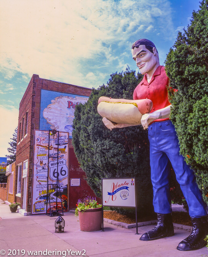 Route66Illinois Tall Paul Atlanta Illinois wanderingYew2 (thanks