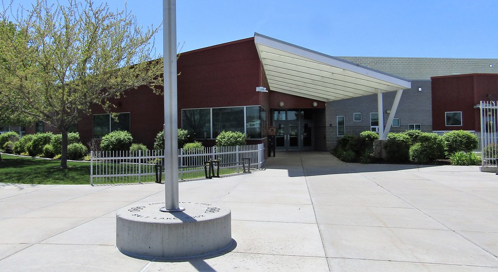Freedom Elementary School School in Hooper, Utah. Flickr
