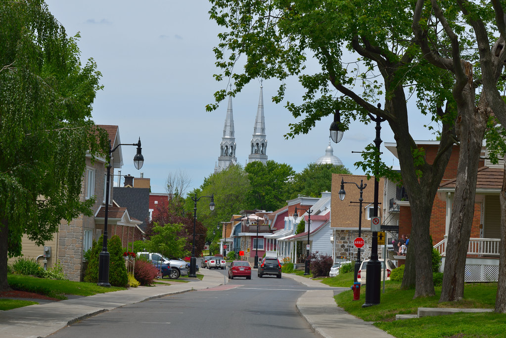 Varennes Varennes is an offisland suburb of Montreal, in … Flickr