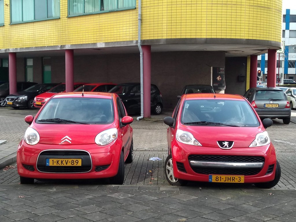 C1 and 107 Twins The Citroën C1 and the Peugeot 107 are tw… Flickr