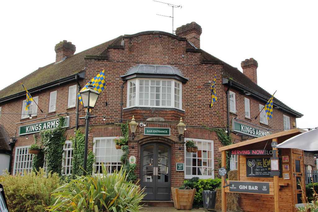 Kings Arms, Bagshot. Hungry Horse. Peter Anthony Gorman Flickr