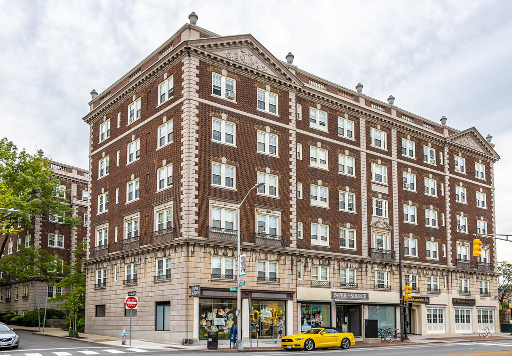 Oxford Courts Cambridge, Massachusetts Brandon Bartoszek Flickr