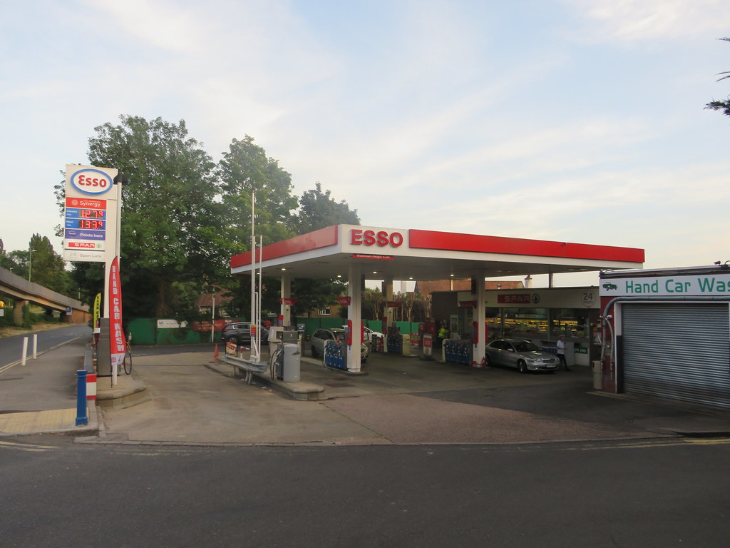 Esso Chatham Road, Maidstone, Kent Previously branded BP… Flickr