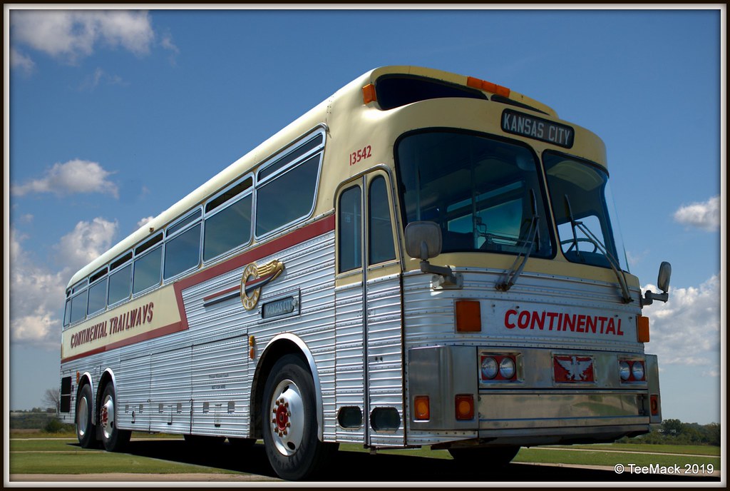Continental Trailways Silver Eagle Bus 13542 This is a com… Flickr