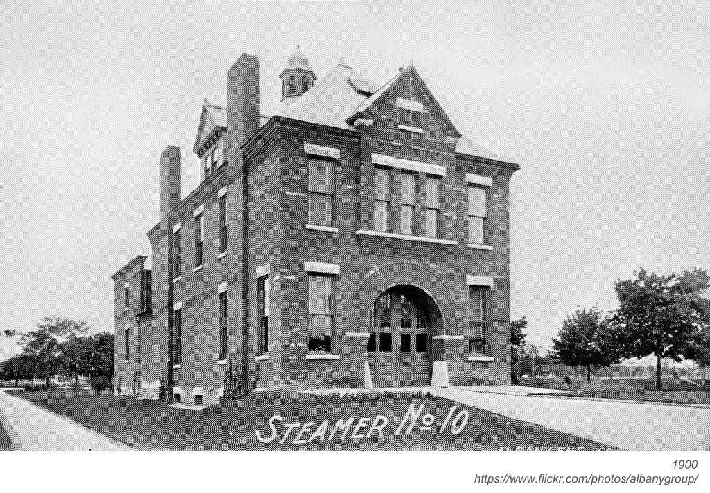 1900 steamer 10 Madison, Western, and West Lawrence Built