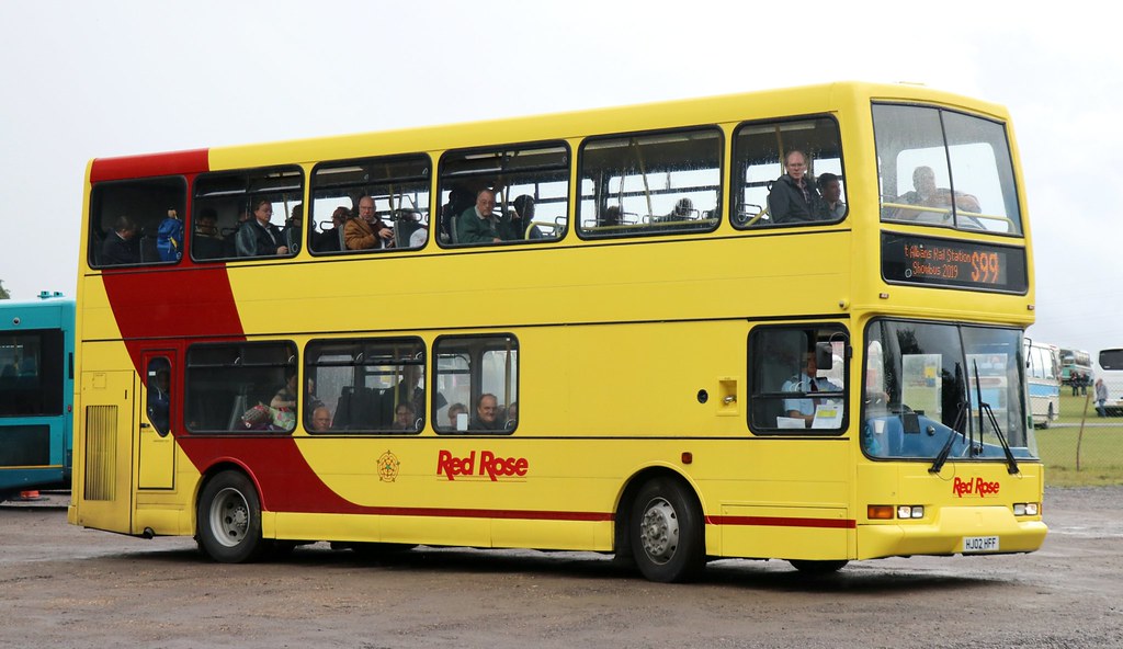 Red Rose Travel, Aylesbury 50508 HJ02HFF working local shu… Flickr