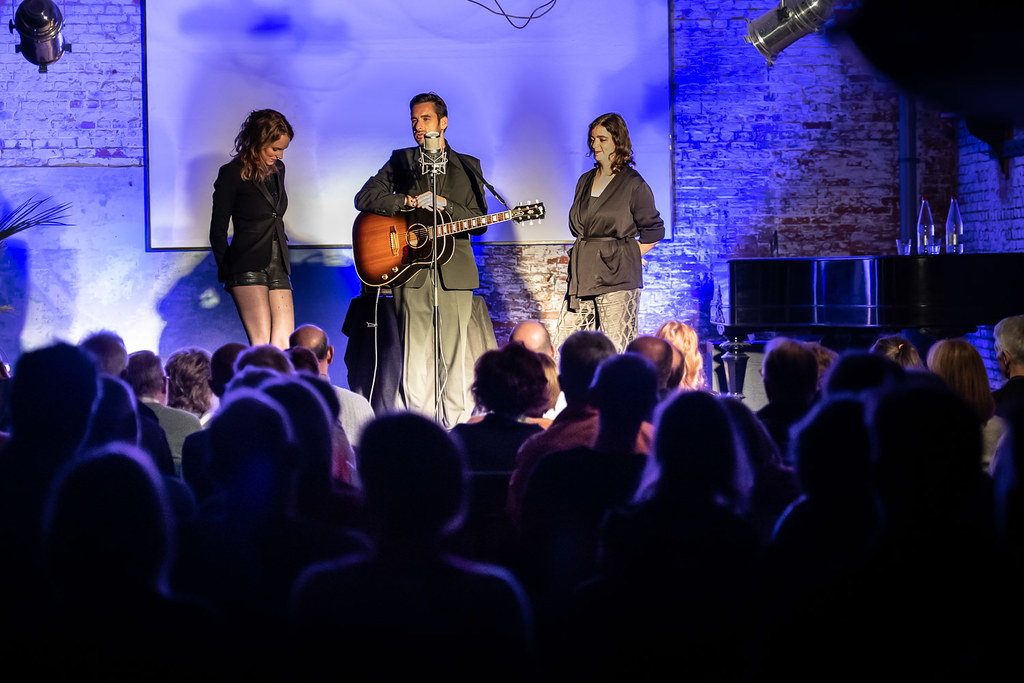 J 19 03601 KAR_6474 l'avenir lier Flickr