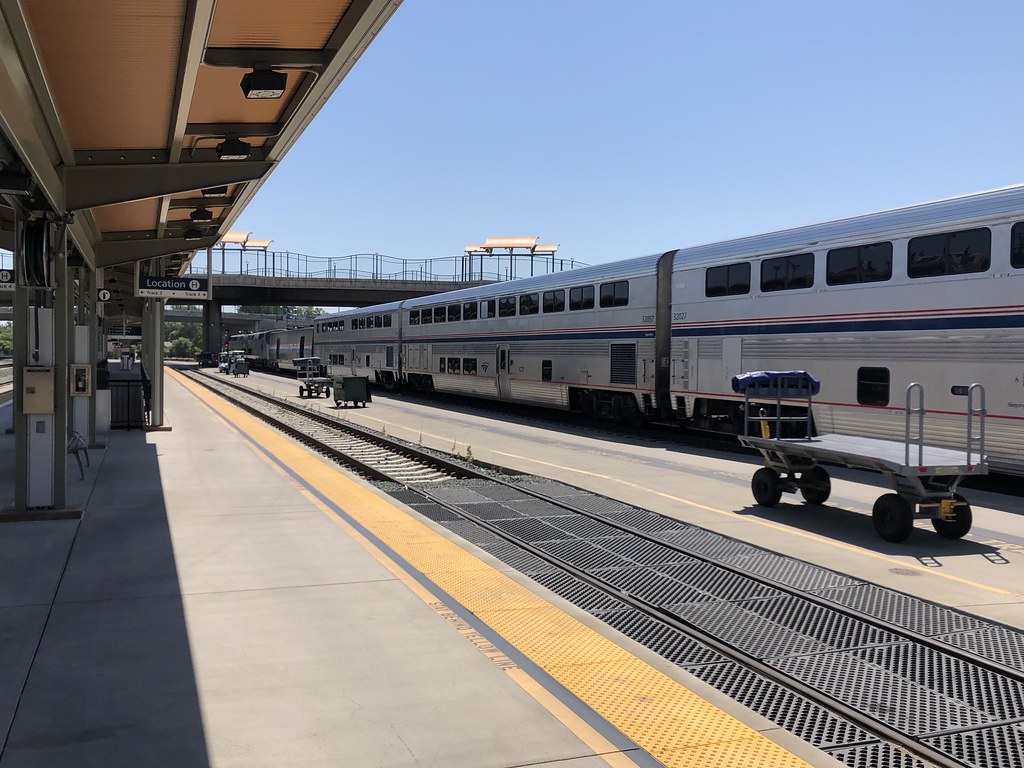 Amtrak California Zephyr Train 6 at Sacramento, CA July … Flickr