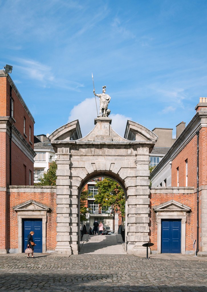 Castle. The gates to Dublin Castle. AverageAnnie Flickr