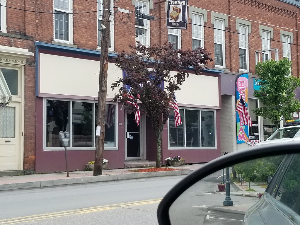 Rea & Derick/ HyLo/ CVS Hawley, PA 318 Main St; origina… Flickr