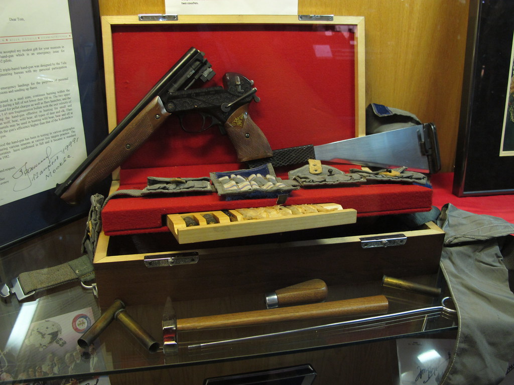 TP82 TP82 Cosmonaut survival pistol JapaneseClass.jp