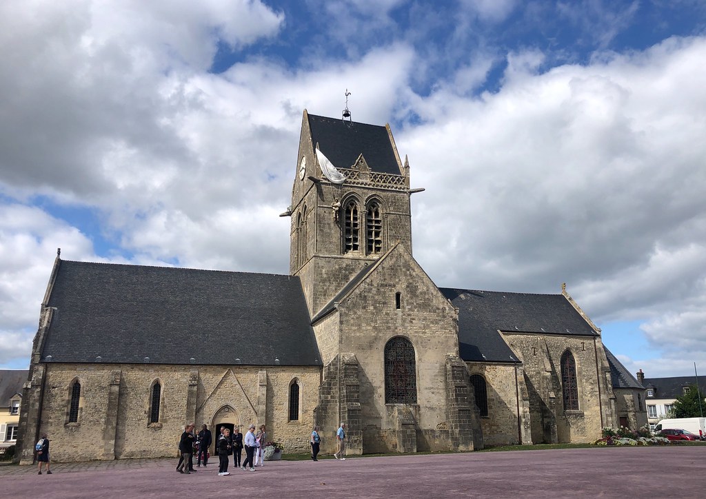 Church at St.MèreEglise and Paratrooper John Steele a photo on Flickriver