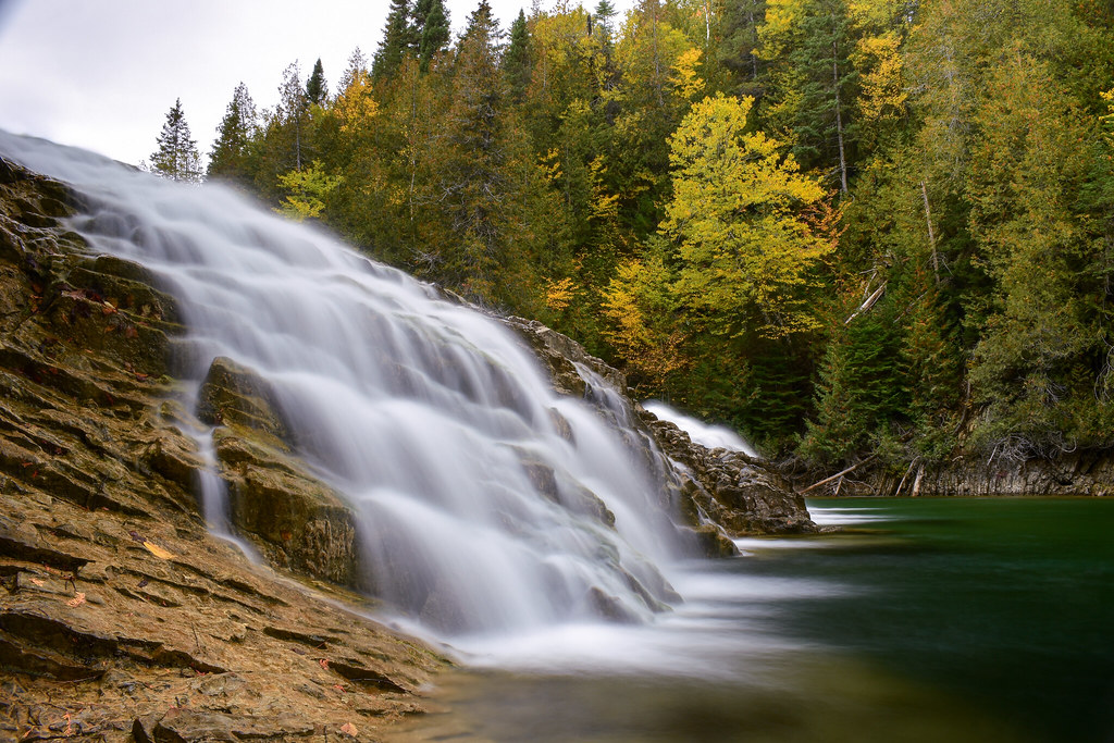 Chute d'eau Rivière du portage ( émeraude ) Pascal Roussy Flickr