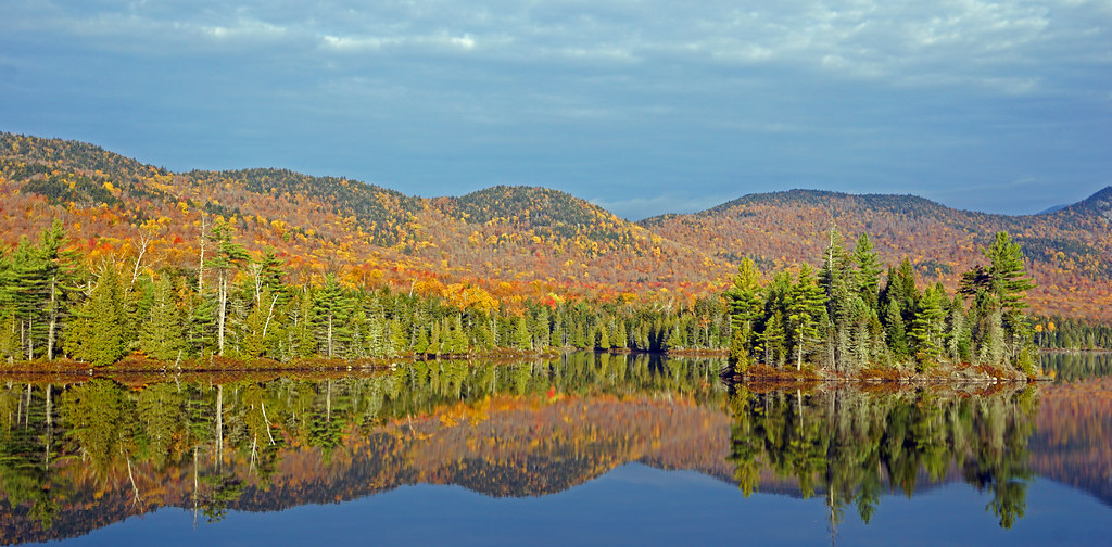 20191014_06a Fall color at Elk Lake, New York. Elk Lake is… Flickr