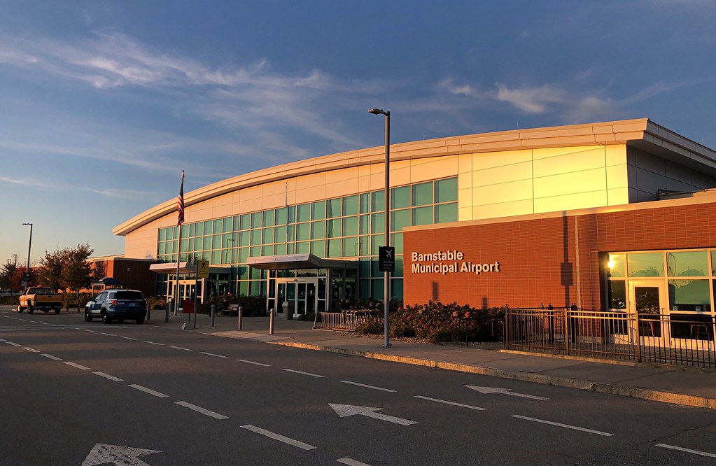Hyannis Barnstable Municipal Airport terminal a photo on Flickriver