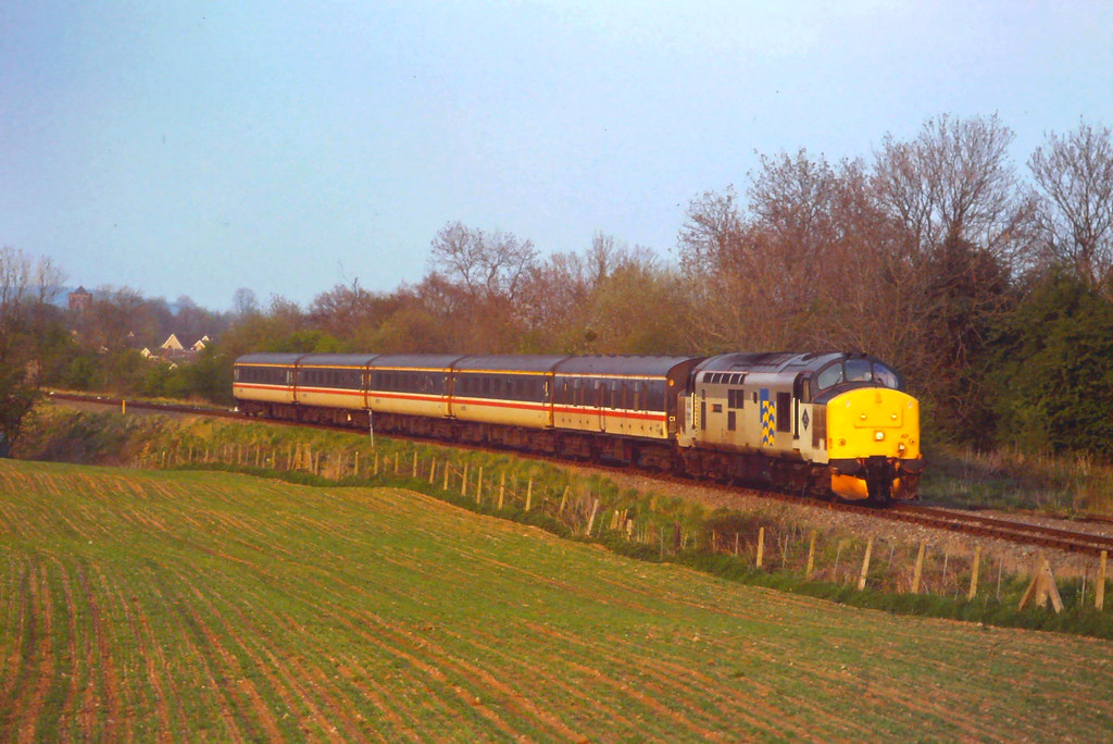 37421 at Hookagate with 1900 Shrewsbury Aberystwyth 2504… Flickr