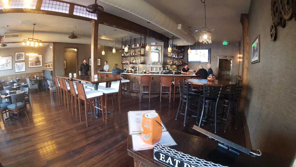 Gaslight Bar & Grill. T+G