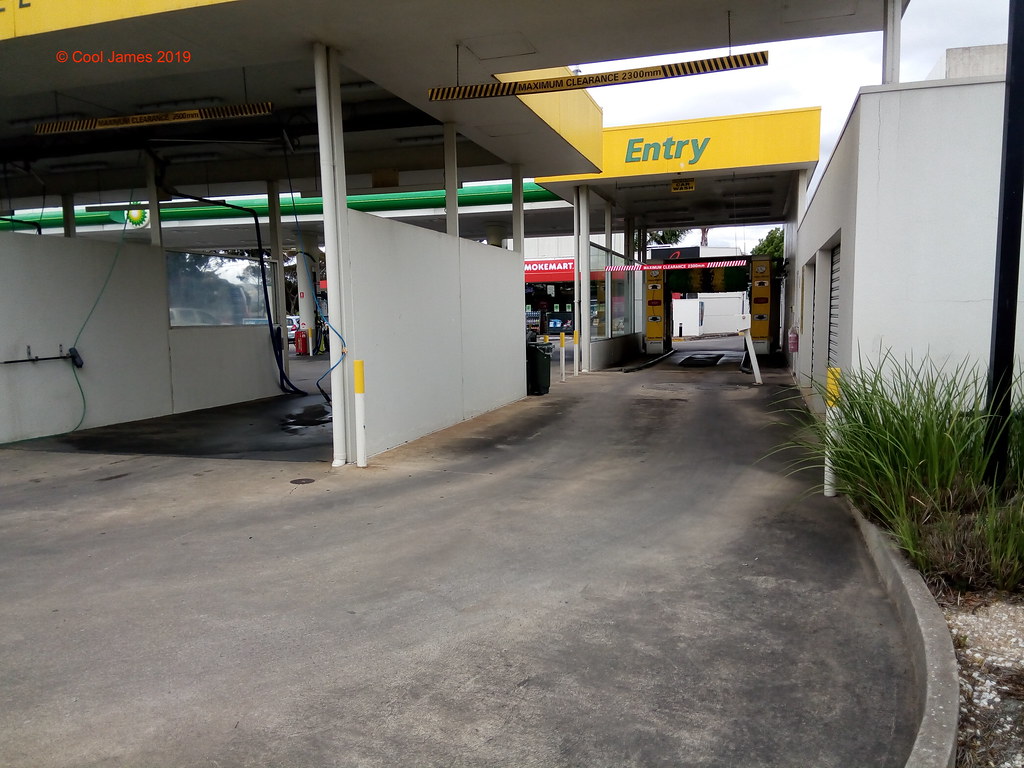 Newton HappyWash Car wash area This is the entrance to t… Flickr