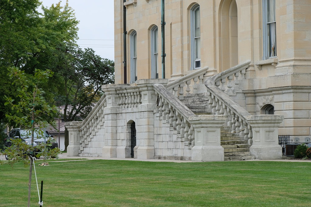 1807 Courthouse in Carlinville, Illinois 02 10.14.19 Flickr
