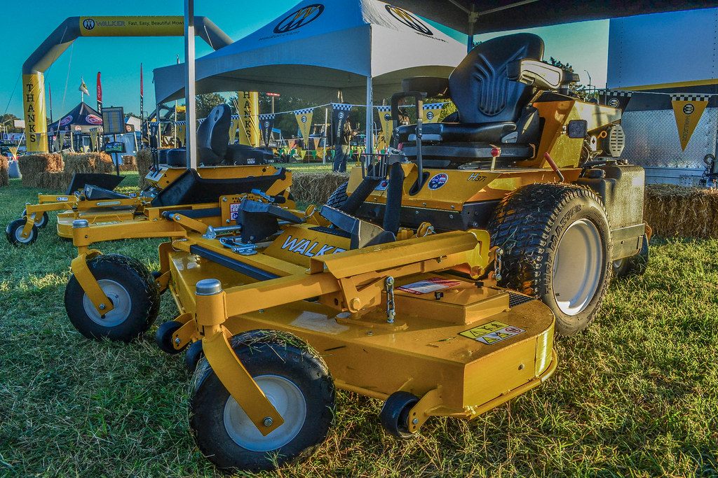 Walker H37I WalkerMowers H37i ShadowGreen GIEexpo2019 Dream