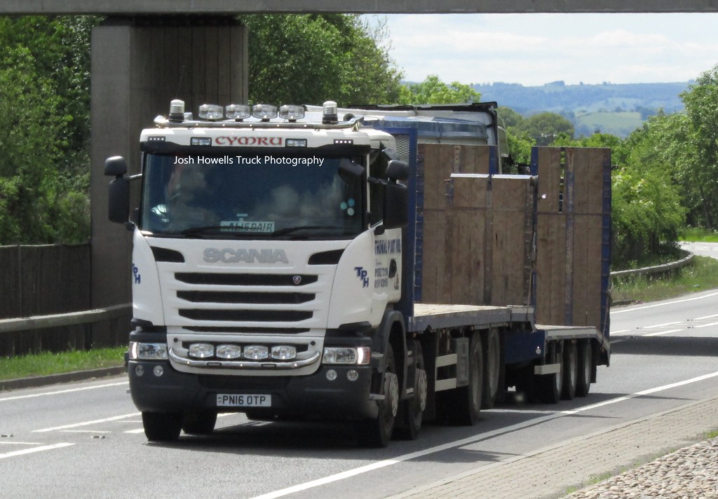 Thomas Plant Hire PN16 OTP At Welshpool Joshhowells27 Flickr