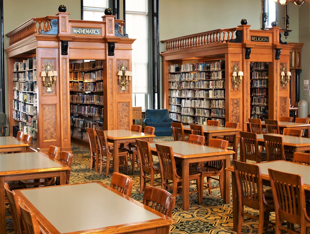 St. Ignatius College Prep Housed in a rare example of a pr… Flickr