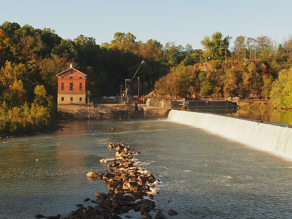Potomac River Power plant and dam on the river above Sheph… Flickr