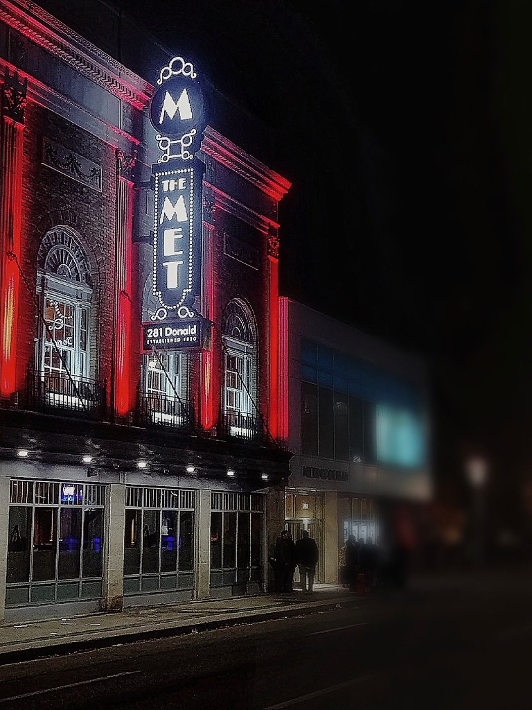 The Met on Donald street, Winnipeg AlainC3 Flickr