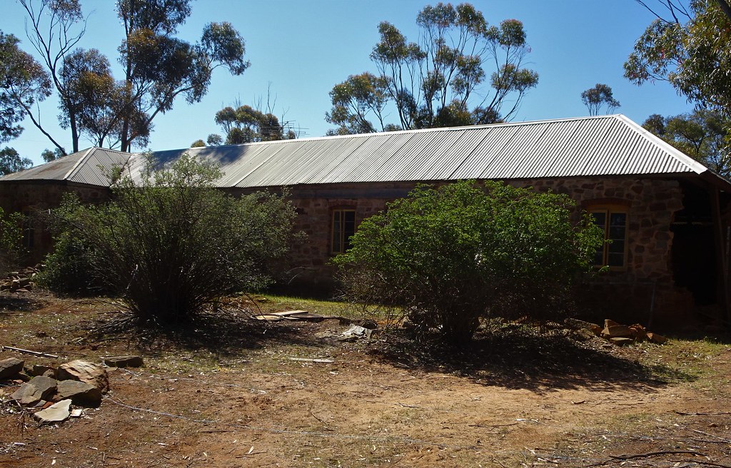 Dutton. The ruins of the 1892 built Lutheran manse. It was… Flickr
