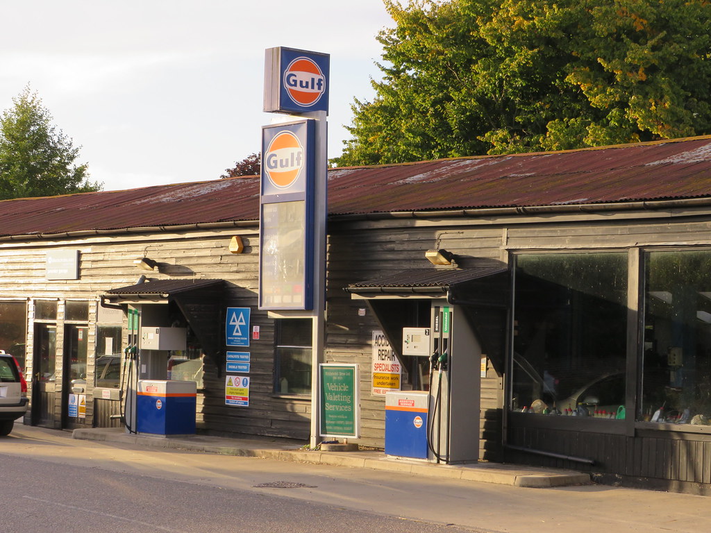Gulf Howard Watts Garage, Boxford, Suffolk 2 I have post… Flickr