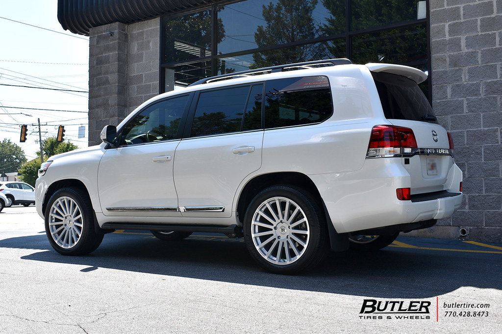 Toyota Landcruiser with 22in Black Rhino Spear Wheels and Michelin