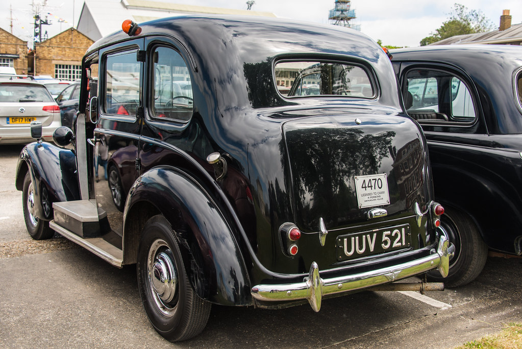 Chatham Dockyard Austin FX3 Taxi UUV 521 Rear Le Monde1 Flickr