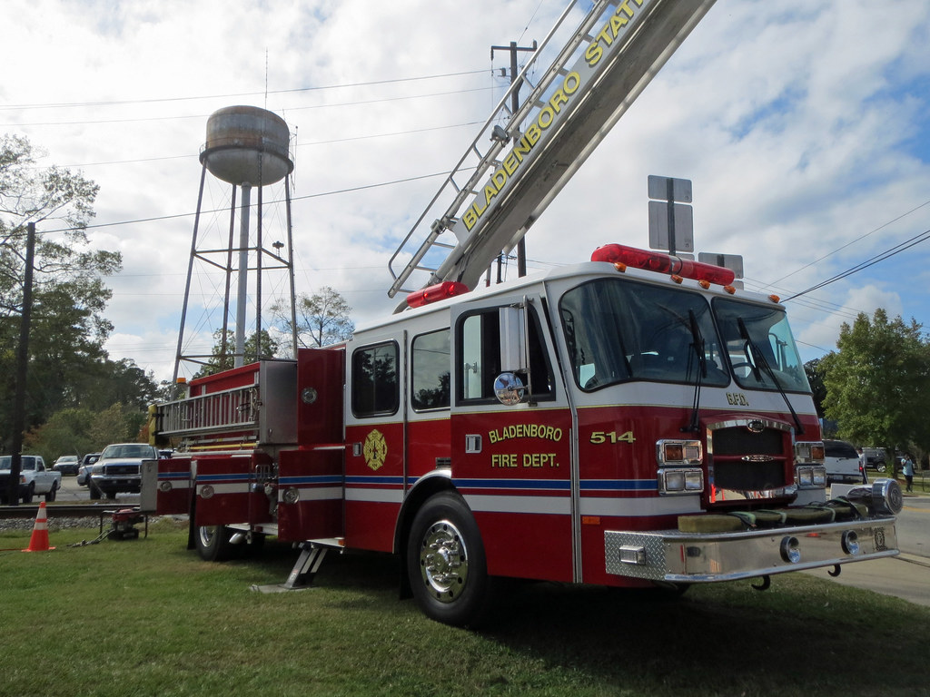 Bladenboro Fire Truck And Water Tower. My wife and I visit… Flickr