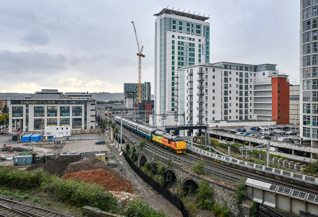 37421 climbs towards Cardiff Queen Street Rhymneybound se… Flickr