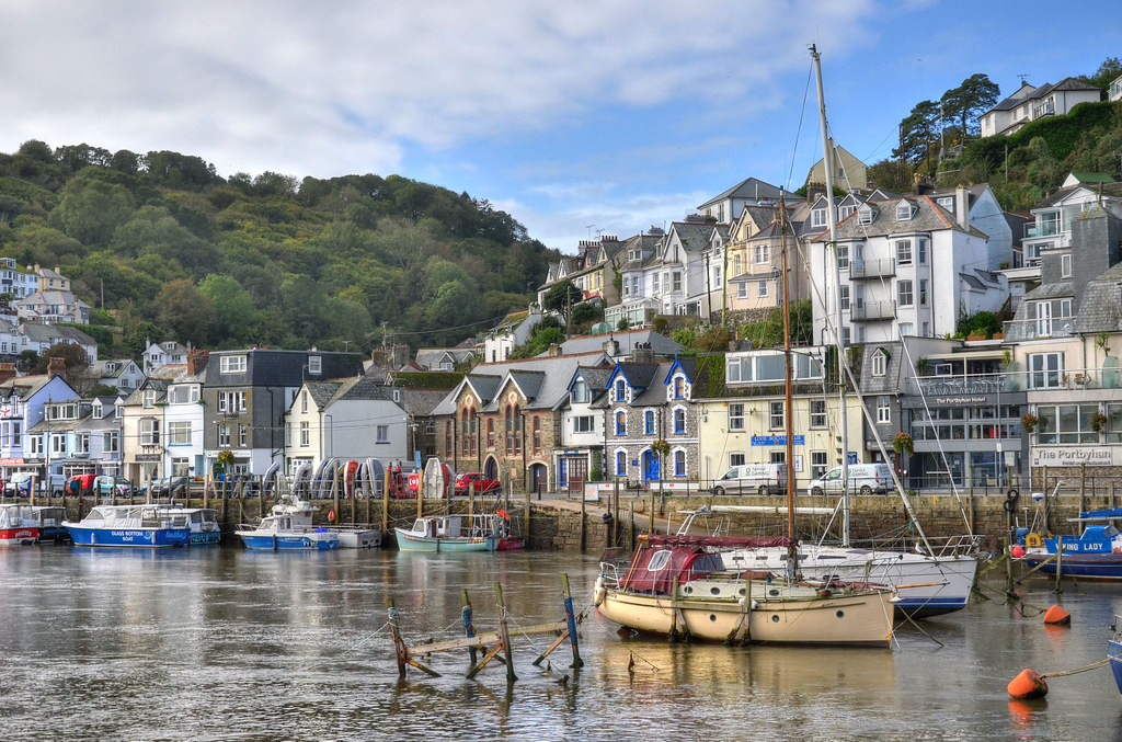The Looe River & West Looe, Cornwall Looe is a beautiful l… Flickr