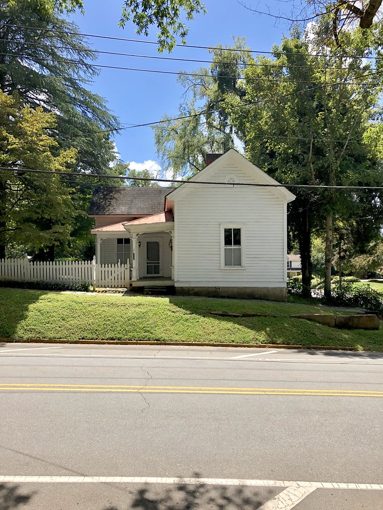 King Street, Hillsborough, NC Warren LeMay Flickr
