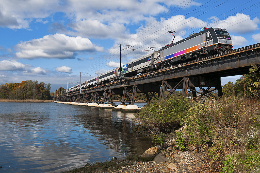 Navesink Commuter A westbound train from New York to Long … Flickr