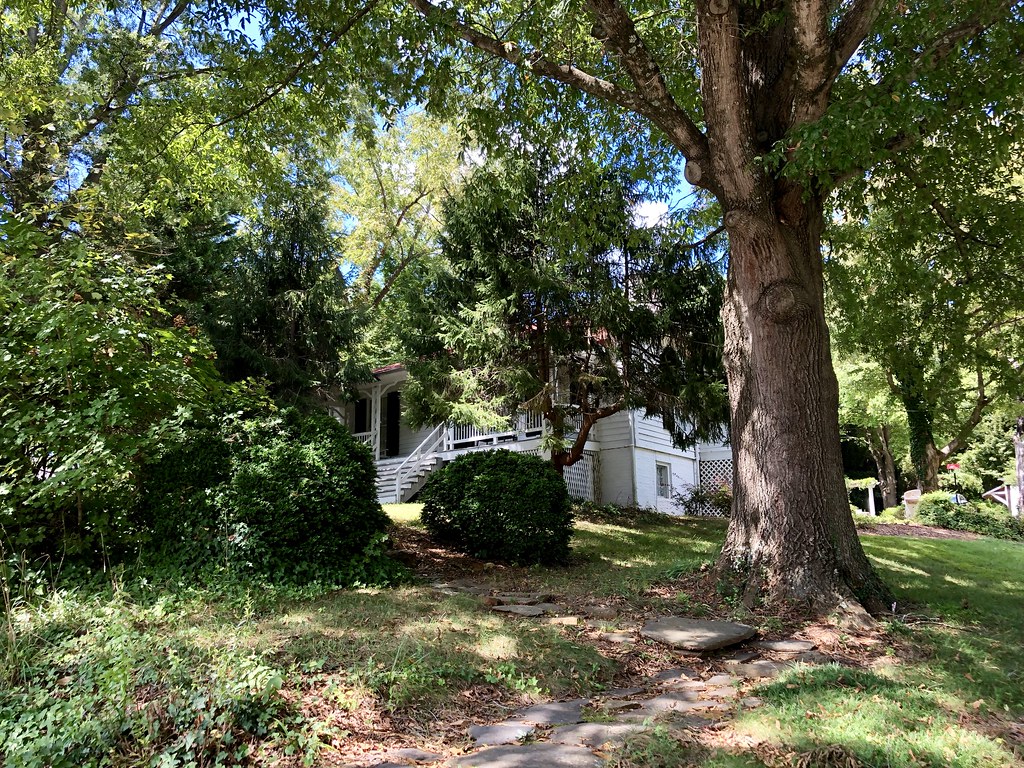 East King Street, Hillsborough, NC Warren LeMay Flickr