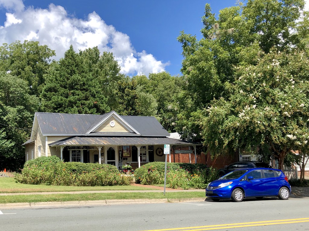 East King Street, Hillsborough, NC Warren LeMay Flickr