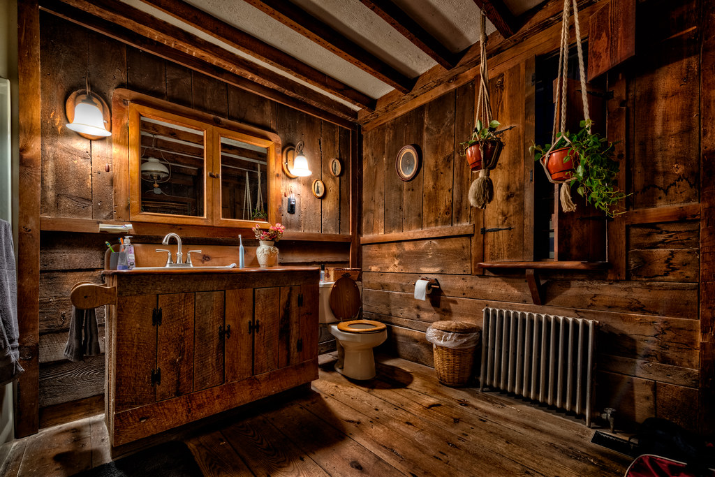 The Bathroom The haunted house that inspired the 2013 horr… Flickr