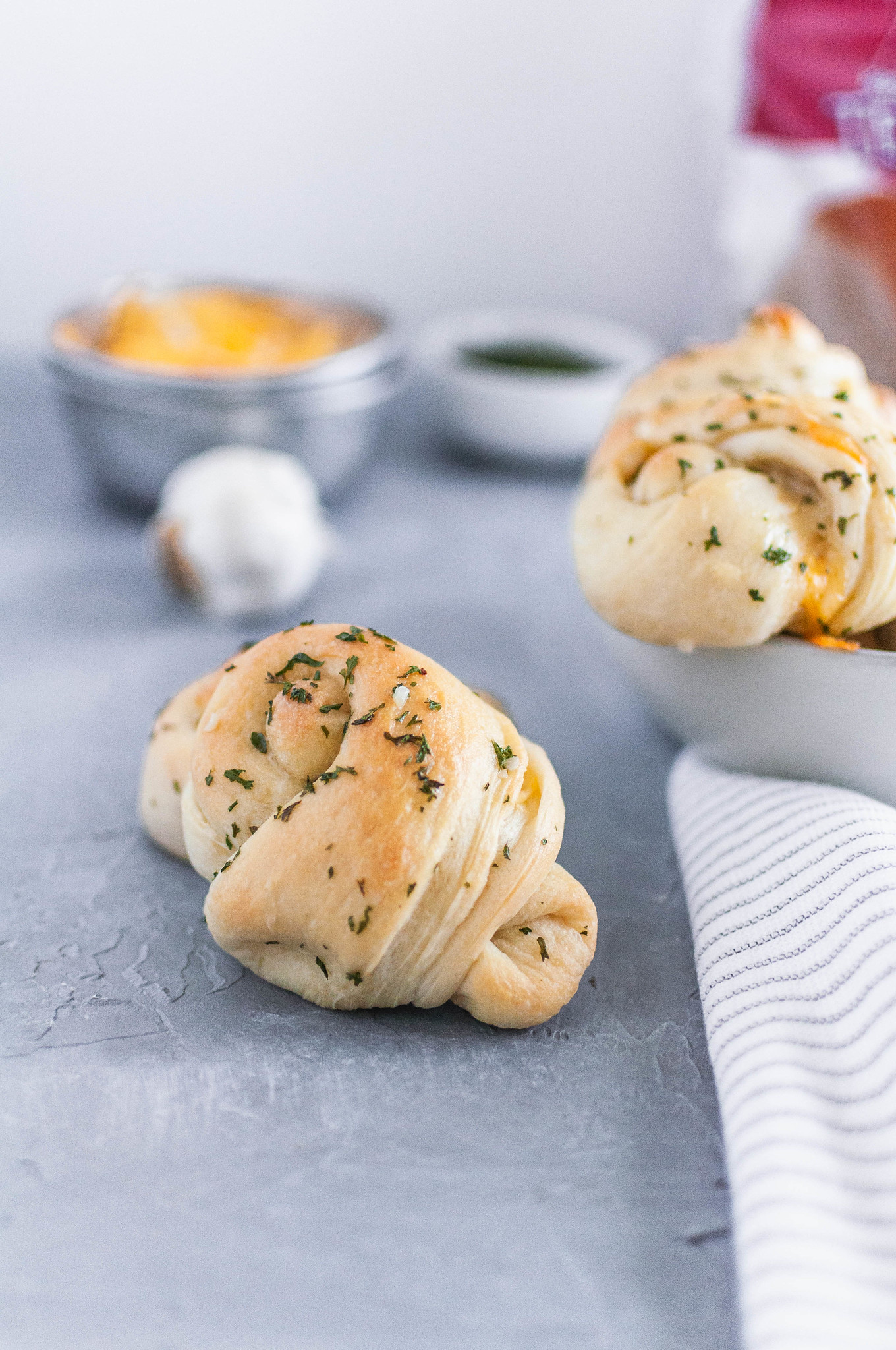 Garlic Knots {Stuffed with Cheese} Meg's Everyday Indulgence