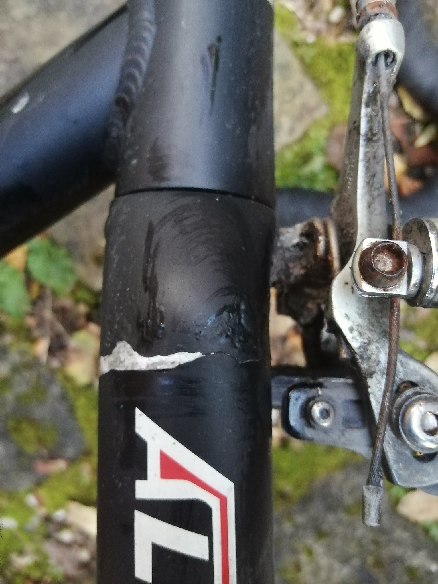 Ever seen a fork crack like this (fixed gear bike)? Singletrack World Magazine October 30, 2019