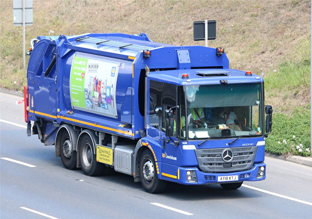 Lewisham Council AY18 KTJ on the A102 160719 ROBERT MATTHEWS Flickr