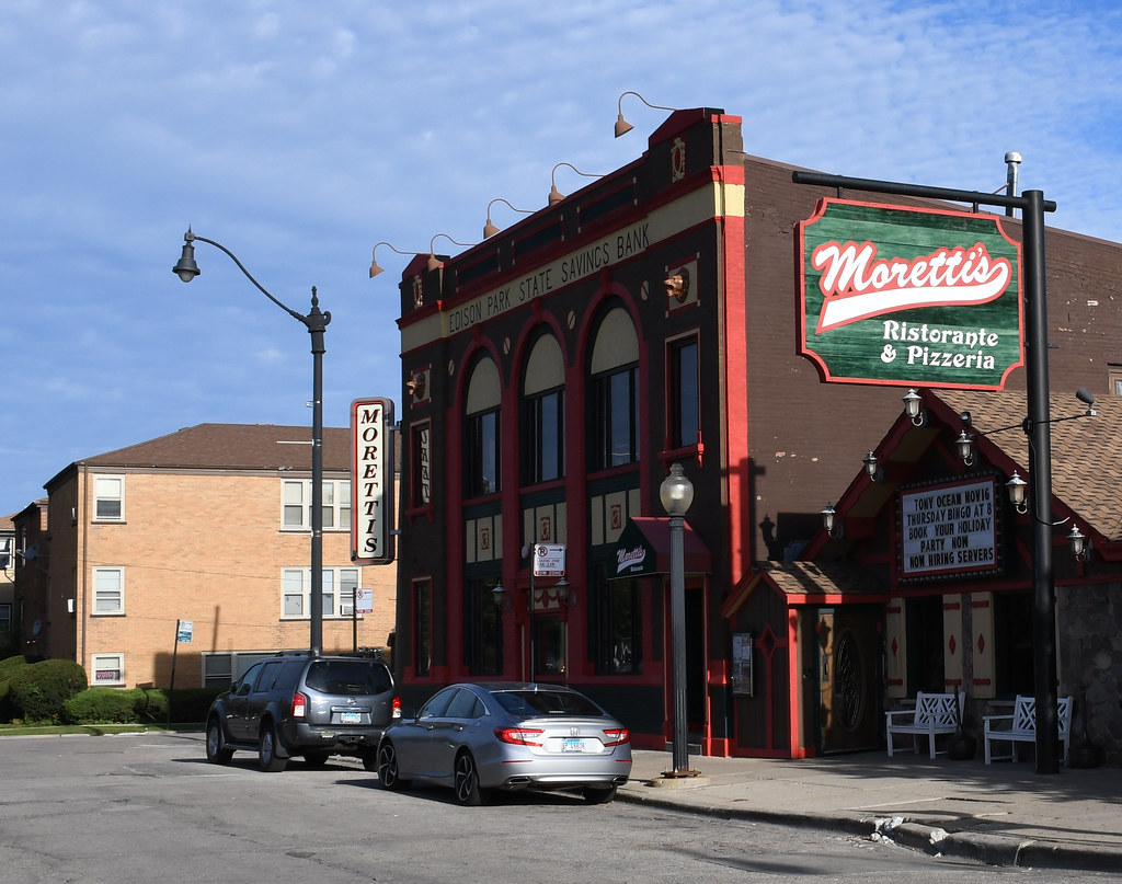 Former Edison Park Savings Bank, Now Moretti's Todd Jacobson Flickr