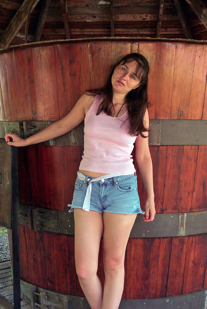 P0002087 worlds largest cedar bucket before burned up by a… Flickr