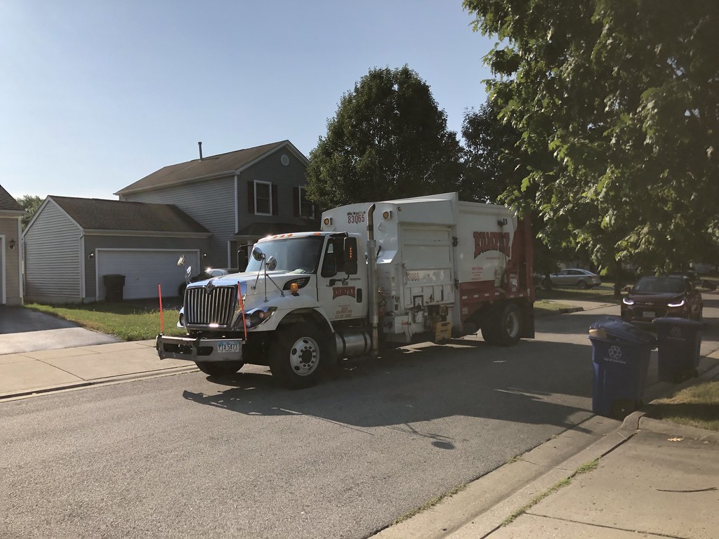 Rumpke McNeilus MA Recycling truck RapidRail56 Flickr