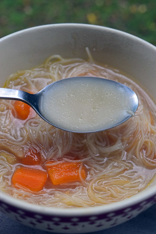 Bouillon de poulet au gingembre (Jewish Penicillin)