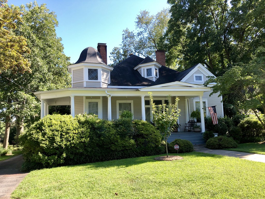 Union Street, NC Warren LeMay Flickr